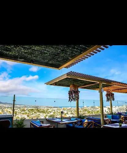 Elegant In An Upscale Building Apartahotel Cabo San Lucas
